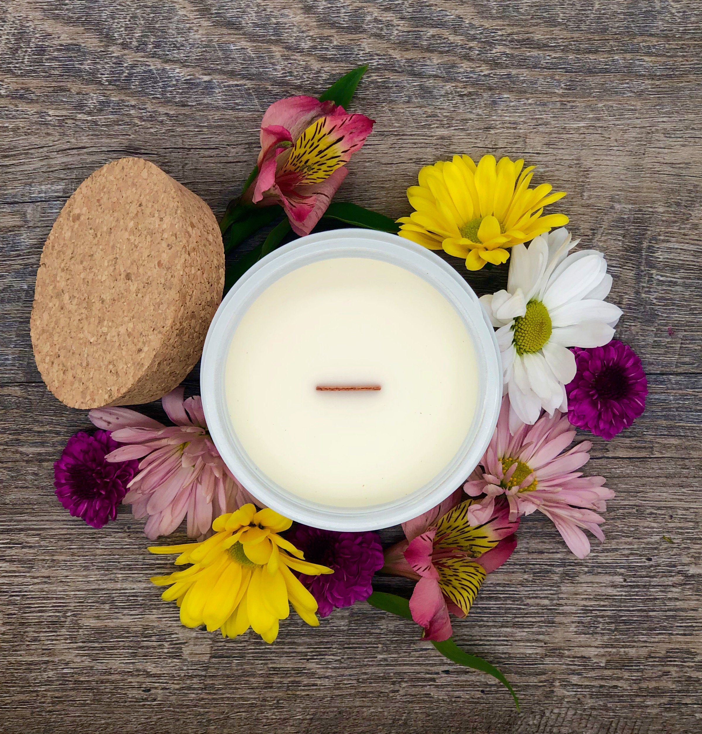 SPRING FLING | Red Currant + Kumquat  Scented Soy Candle | 12oz Wood WIck Candle | Tropical Candle | Minimalist Candle | Spring Candle Gift